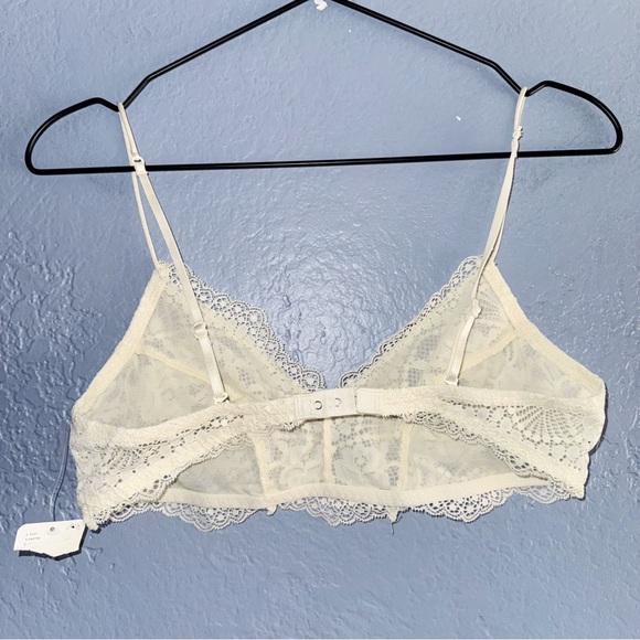 Elegant Free People Cream Lace Bralette Size Medium - Picture 6 of 6